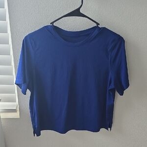 Lululemom Blue Ultra Light Weigh Cropped Tshirt Size 10